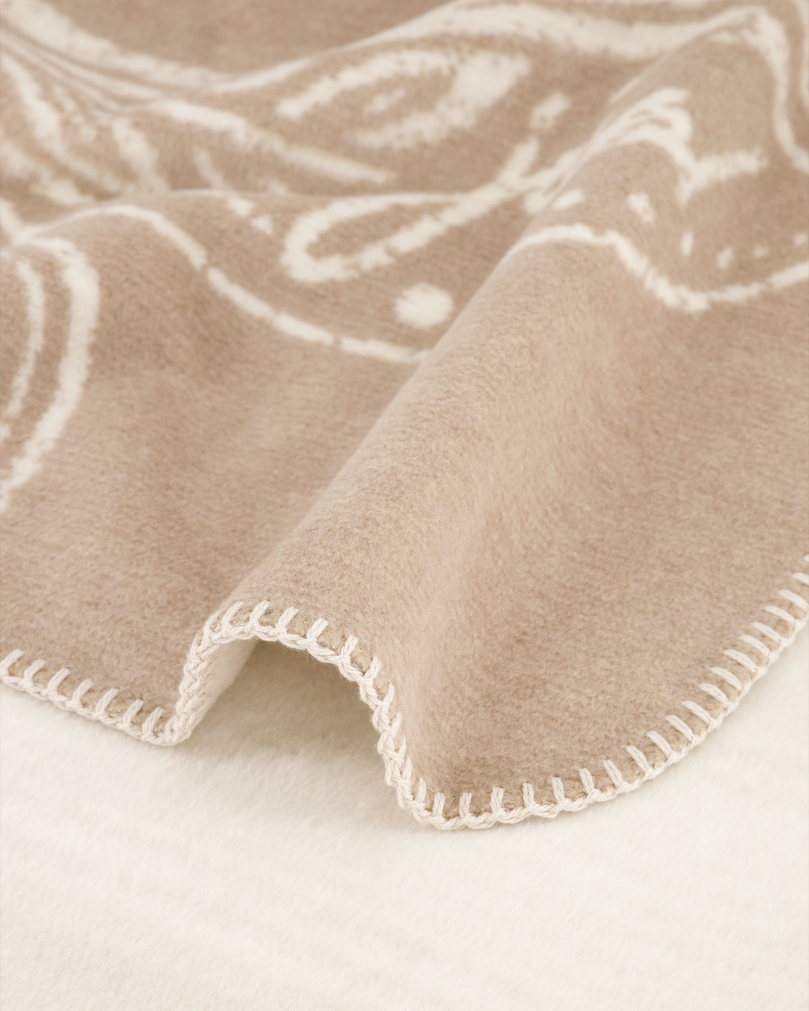 JOOP! Wohndecken Paisley Taupe - 150x200 cm