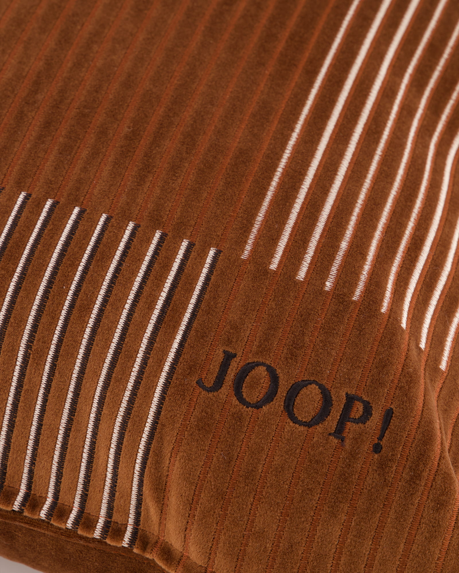 JOOP! Kissenhüllen Divided Karamell - 050 - 50x50 cm