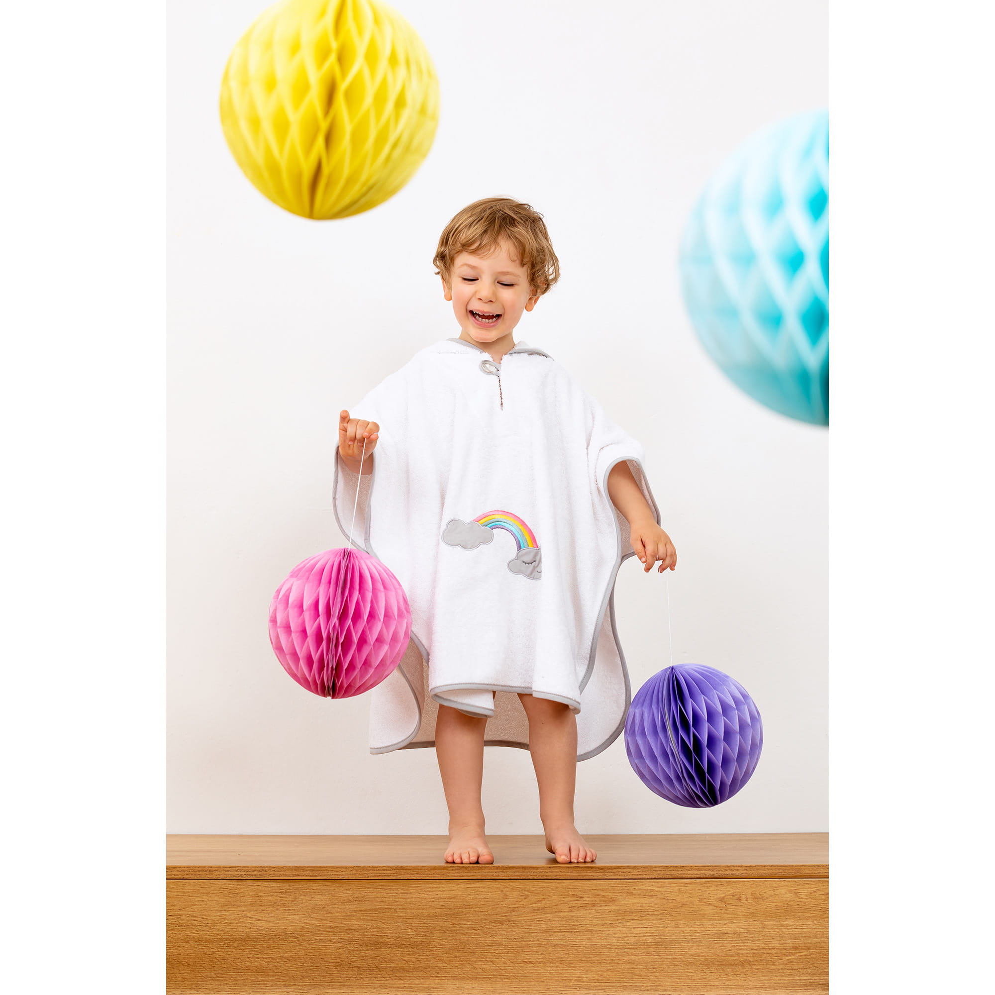 Smithy Wolkenweich Regenbogen - Badeponcho 55 x 70 cm - Farbe: weiß (1901034)