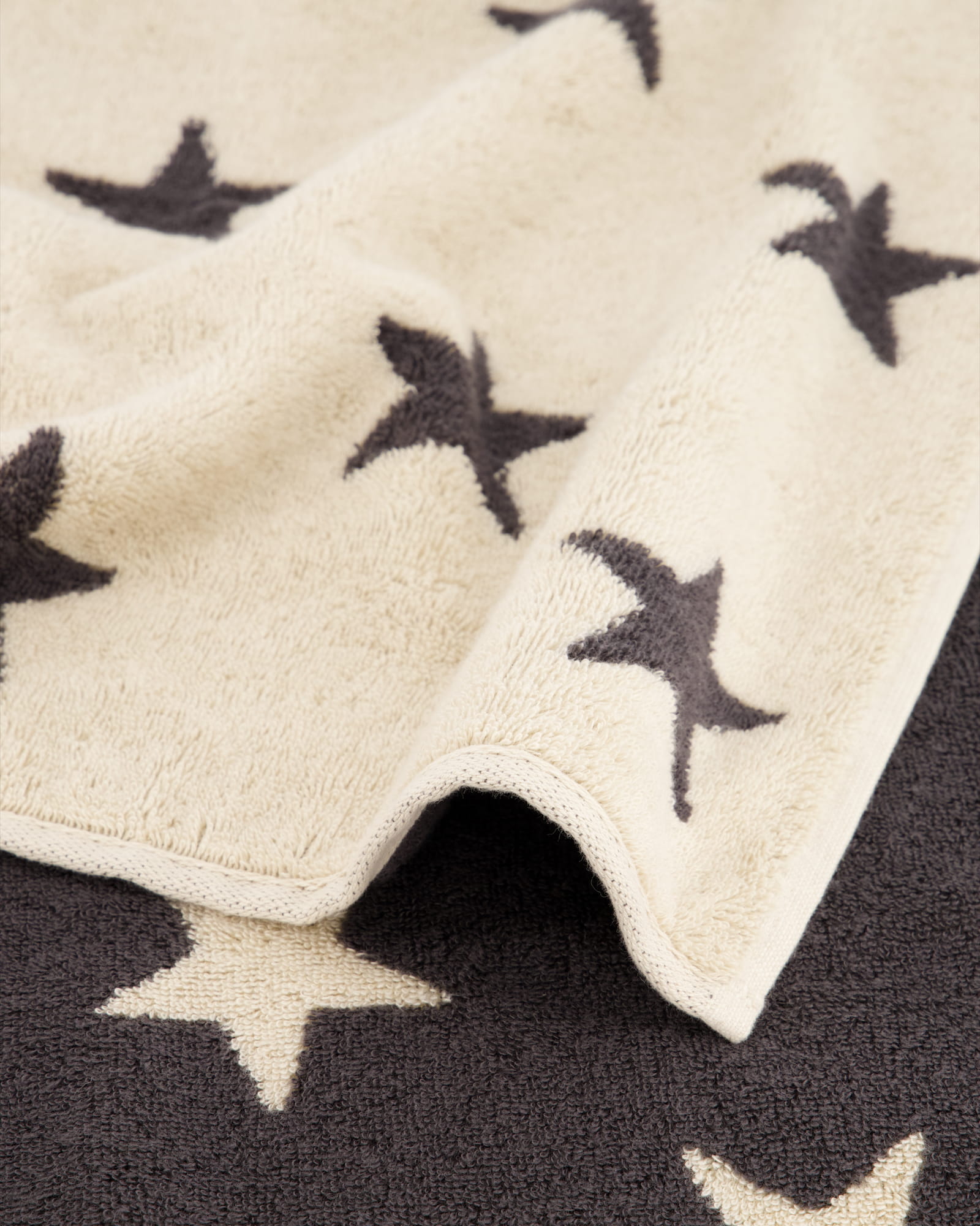 Cawö Handtücher NEW STARS Sterne groß 6260 beige/basalt - 37 - Duschtuch 70x140 cm